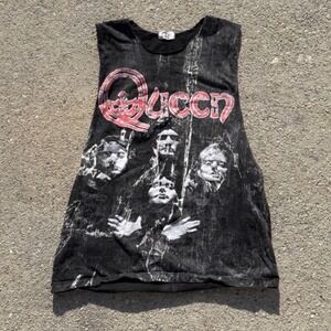 Vintage Y2K Queen Band Small Black Distressed Sleeveless Graphic Tank Top